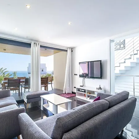Villa Aqua